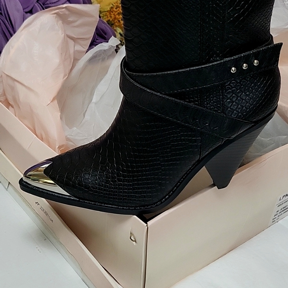 Western Style Boots - Silver Tips